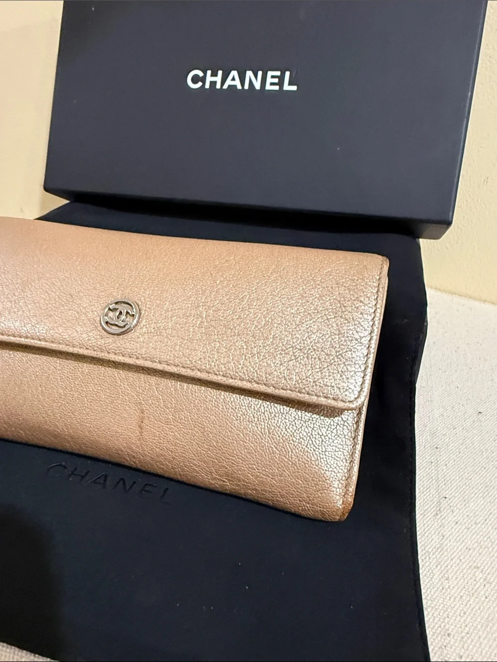 CHANEL Beige gold Rose Leather Flap Wallet with CC Button